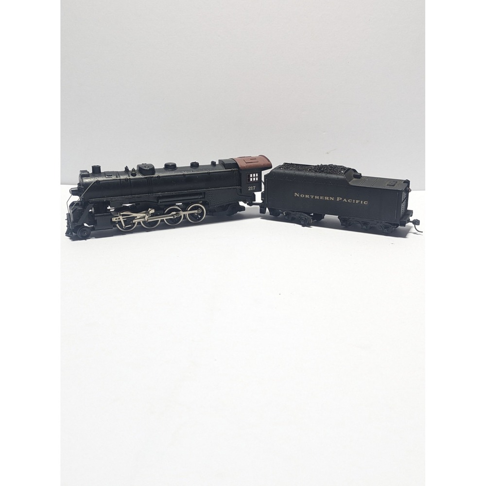 Northern Pacific 217 Steam Locomotive and Tender Model Train Mantua HO Scale